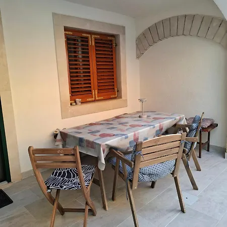 Puntina, Prázdninový dům