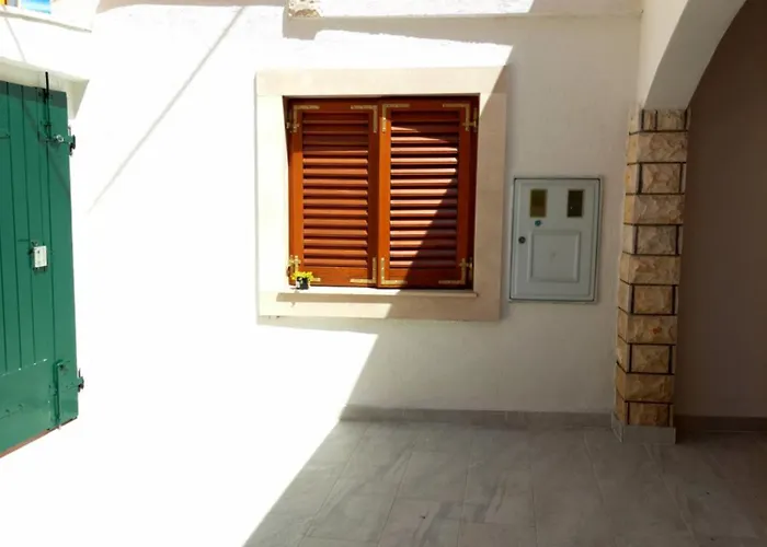 Puntina, Σπίτι διακοπών *
