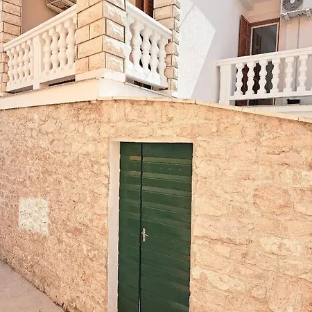 Holiday home Puntina, *