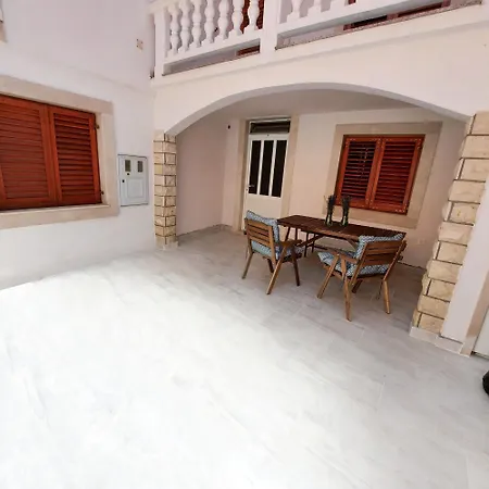 Ferienhaus Puntina, *