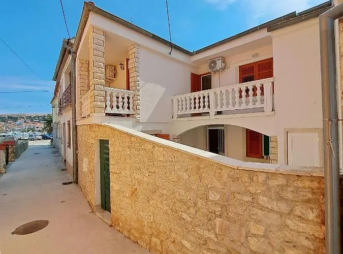 בית נופש Puntina, ביבינייה